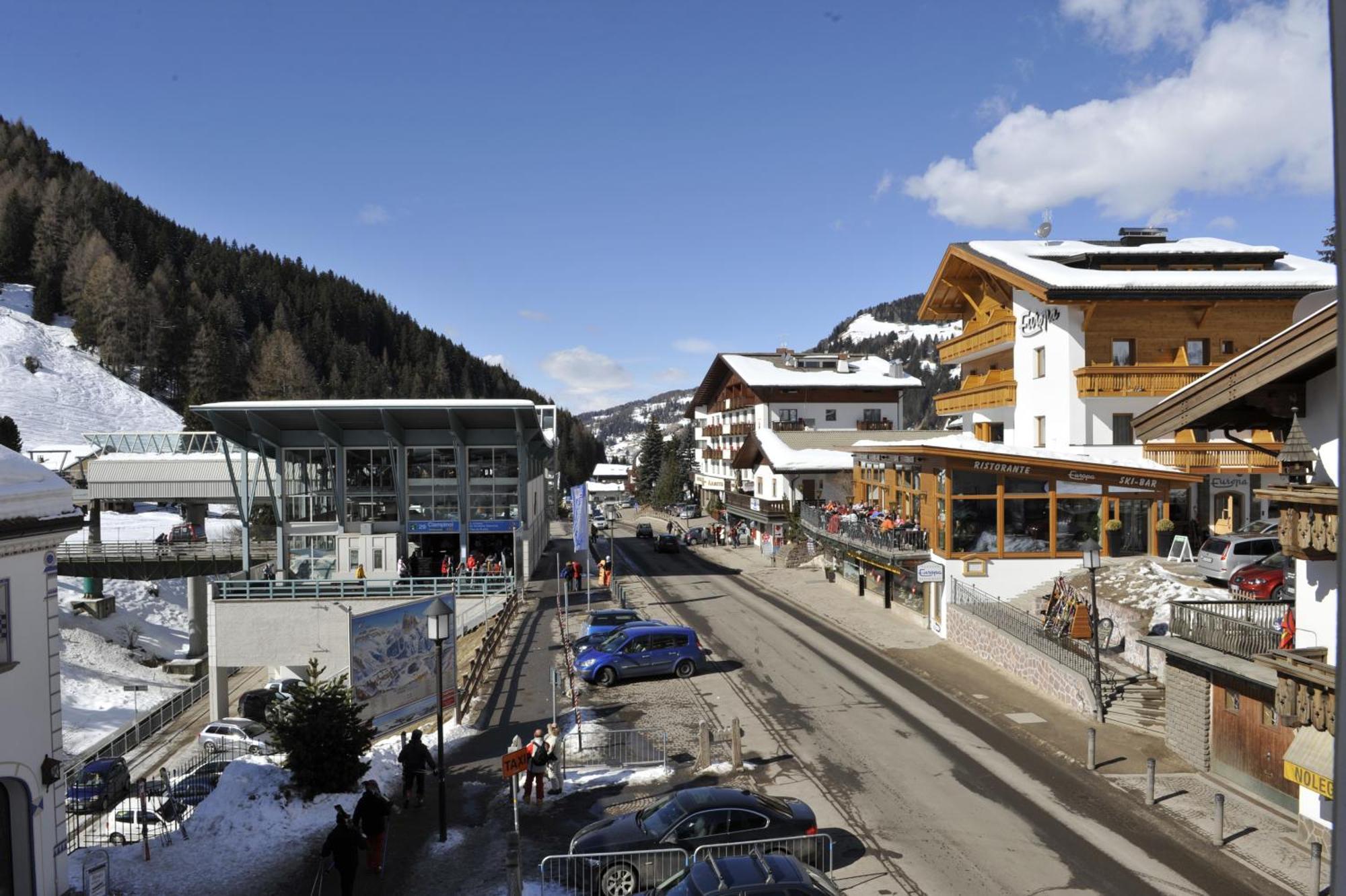 Hotel Europa Dolomites セルヴァ・ディ・ヴァル・ガルデーナ エクステリア 写真