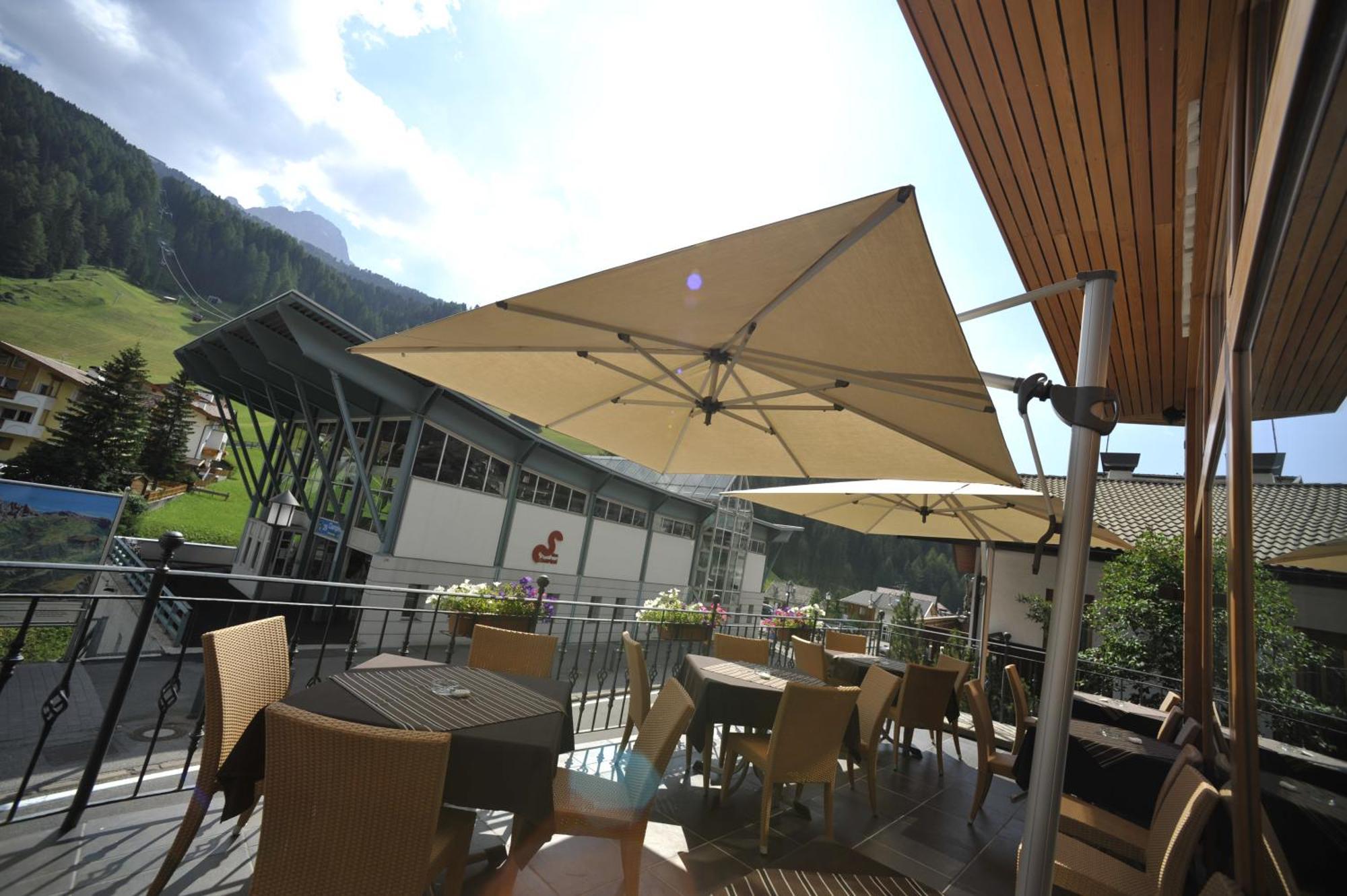 Hotel Europa Dolomites セルヴァ・ディ・ヴァル・ガルデーナ エクステリア 写真
