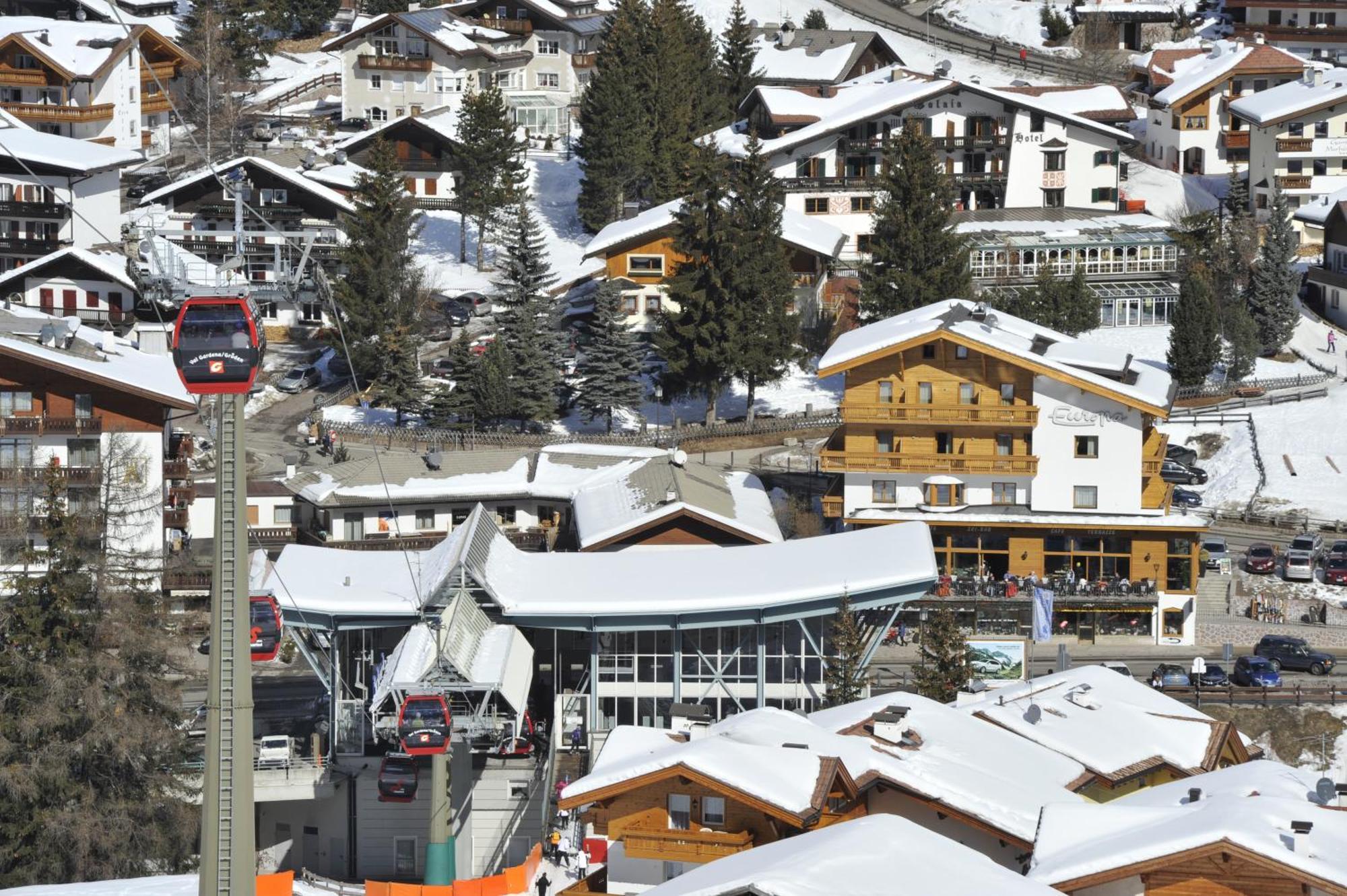 Hotel Europa Dolomites セルヴァ・ディ・ヴァル・ガルデーナ エクステリア 写真