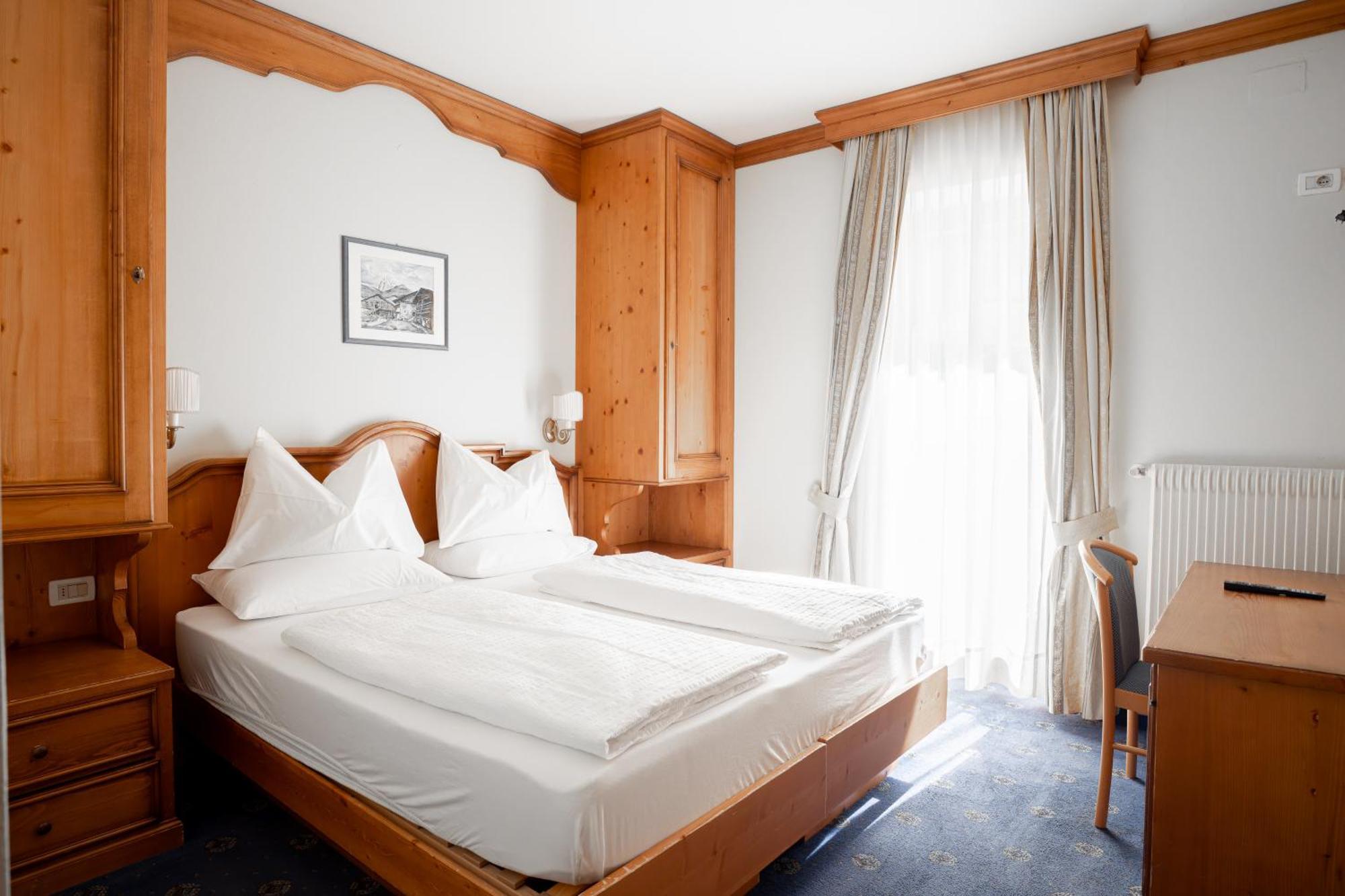 Hotel Europa Dolomites セルヴァ・ディ・ヴァル・ガルデーナ エクステリア 写真