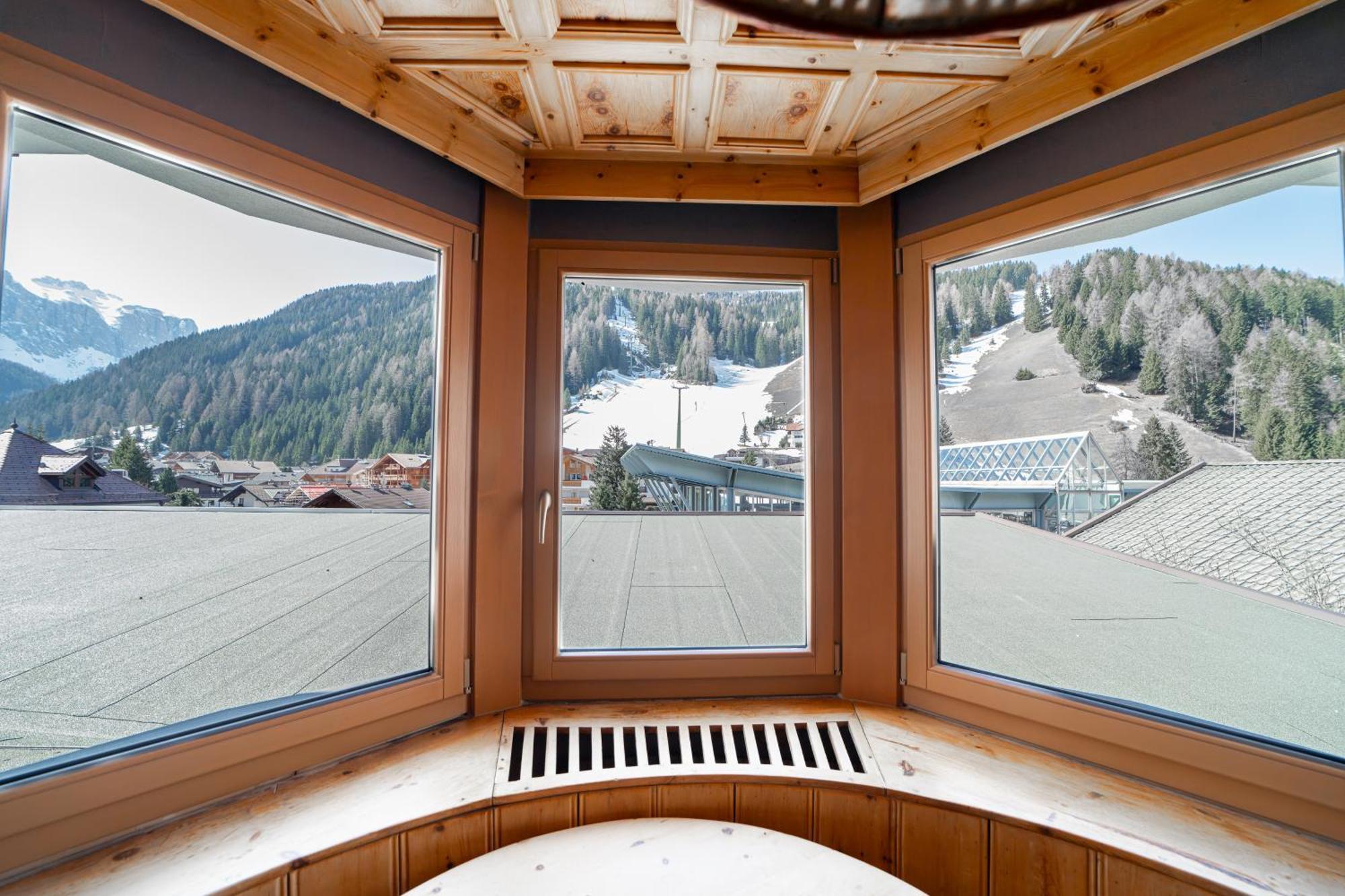 Hotel Europa Dolomites セルヴァ・ディ・ヴァル・ガルデーナ エクステリア 写真